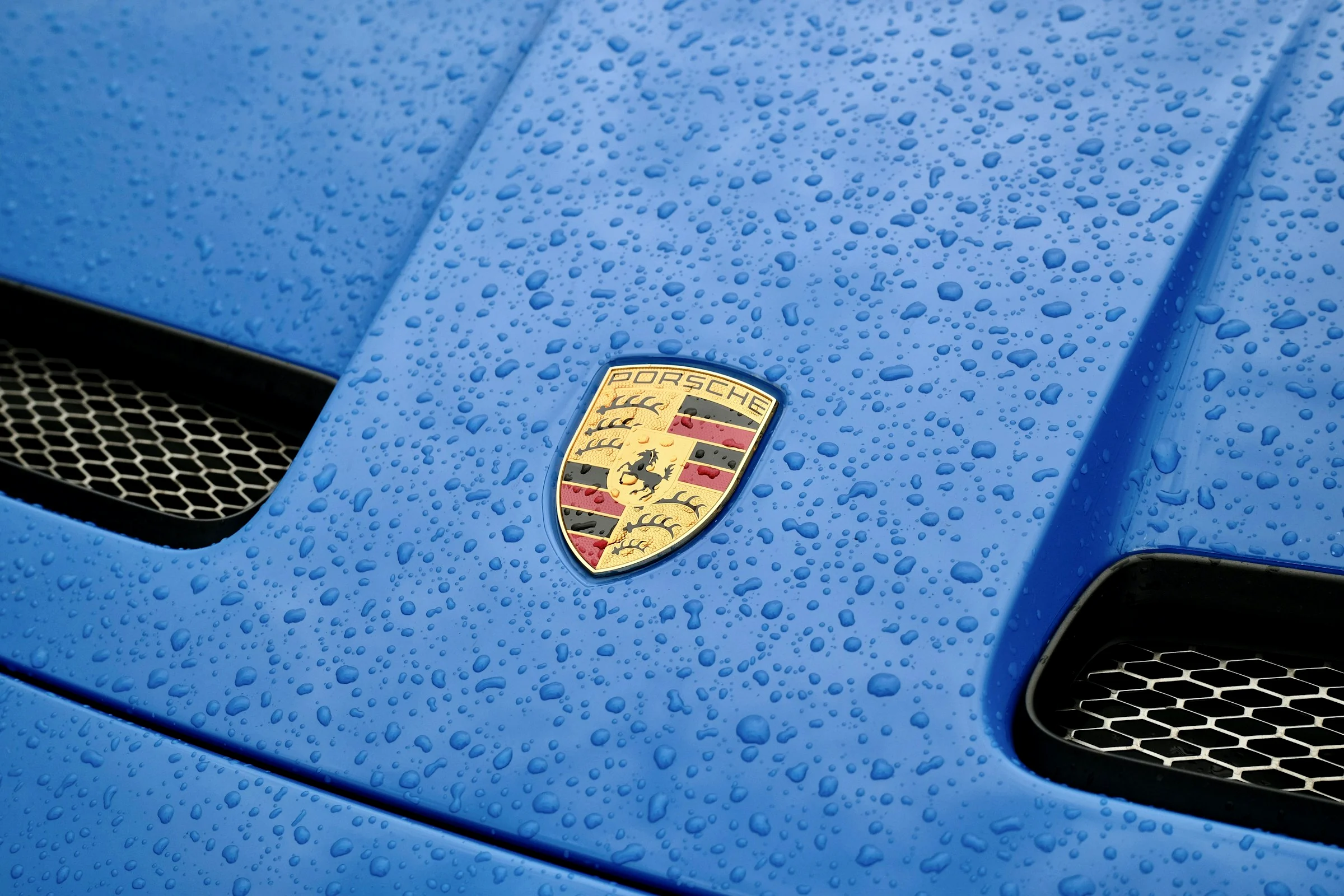 Car bonnet shown in a changing film colour